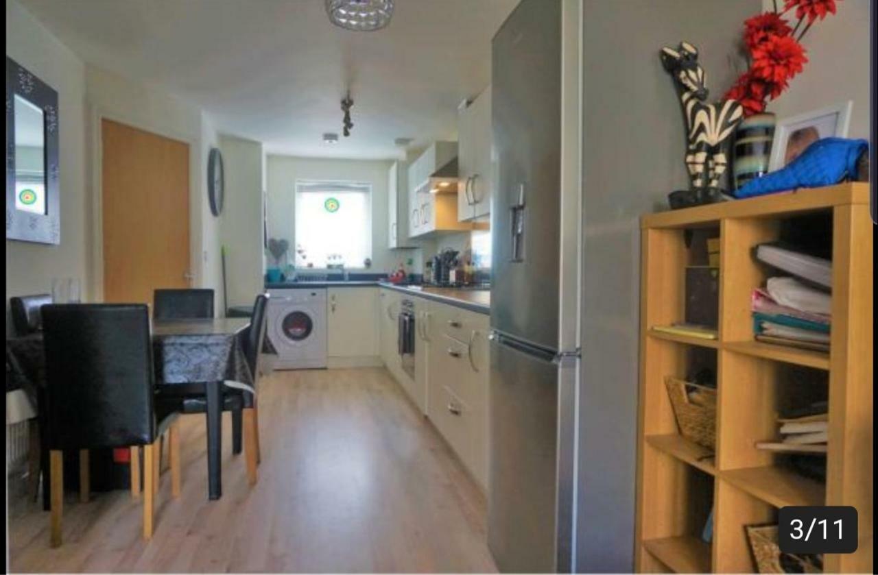 Superking Bedroom Close To The A30 Camborne Exterior foto